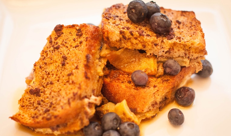 How To Make The Perfect Apple Pie French Toast