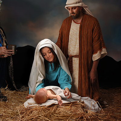 This DIY Manger Kit is Fun and Supports Ministry
