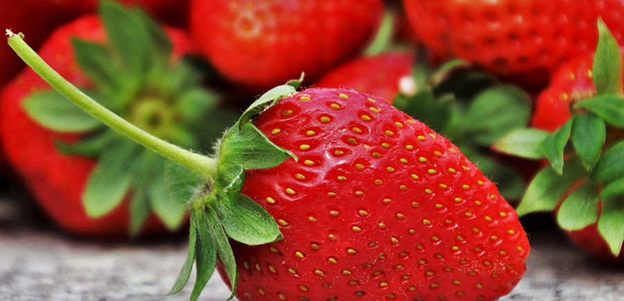 Remove Fresh Strawberry Stems