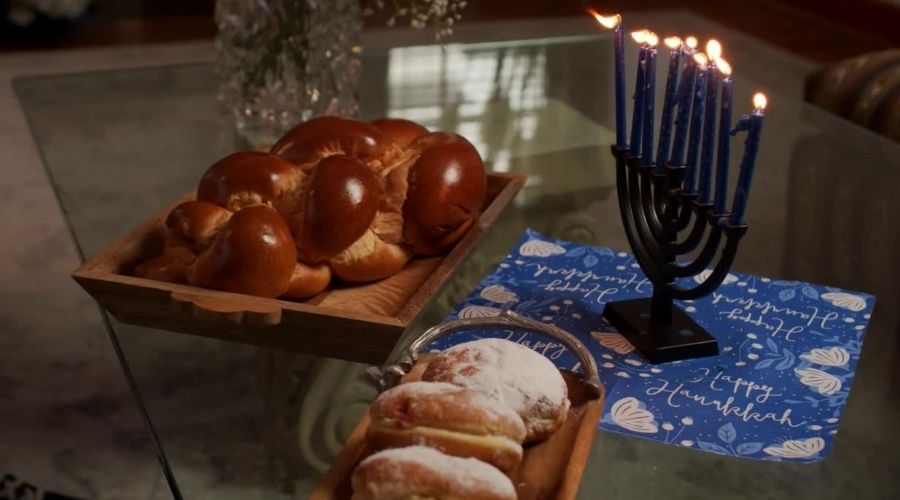 how to celebrate hanukkah